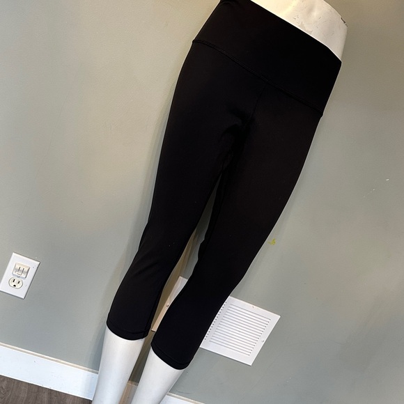 lululemon athletica Pants - Lululemon size 12 Wunder Under HR Capris